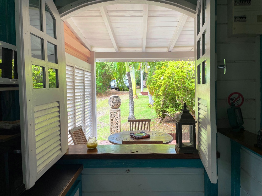 asse plat vers terrasse
Location vacances Shamballa Sainte Anne Martinique