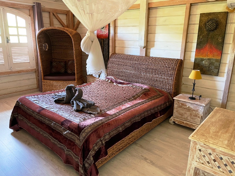 Chambre étage
Location vacances Shamballa Sainte Anne Martinique