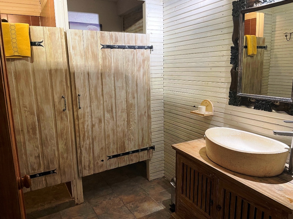 Salle d'eau 
Location vacances Shamballa Sainte Anne Martinique